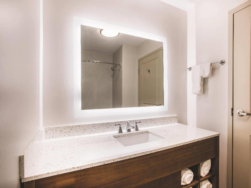 La Quinta Inn & Suites Chambersburg image