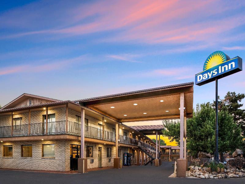 Days Inn by Wyndham Cortez