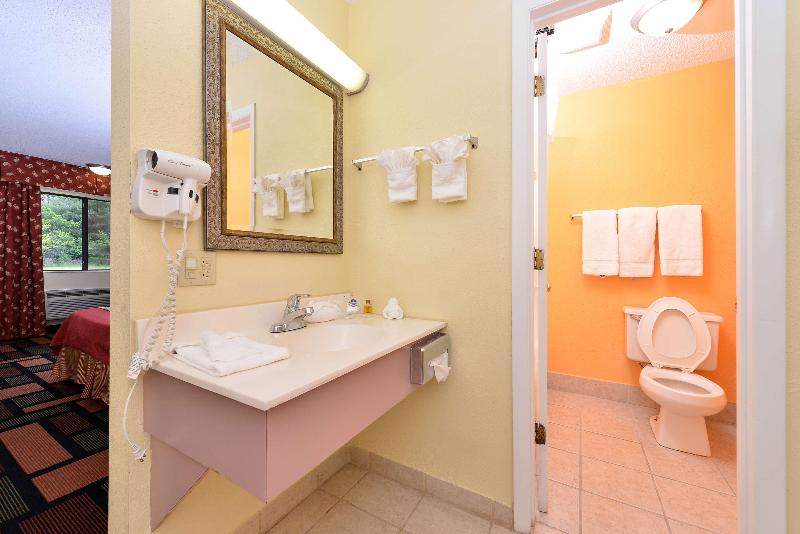 Americas Best Value Inn Canton photo 23