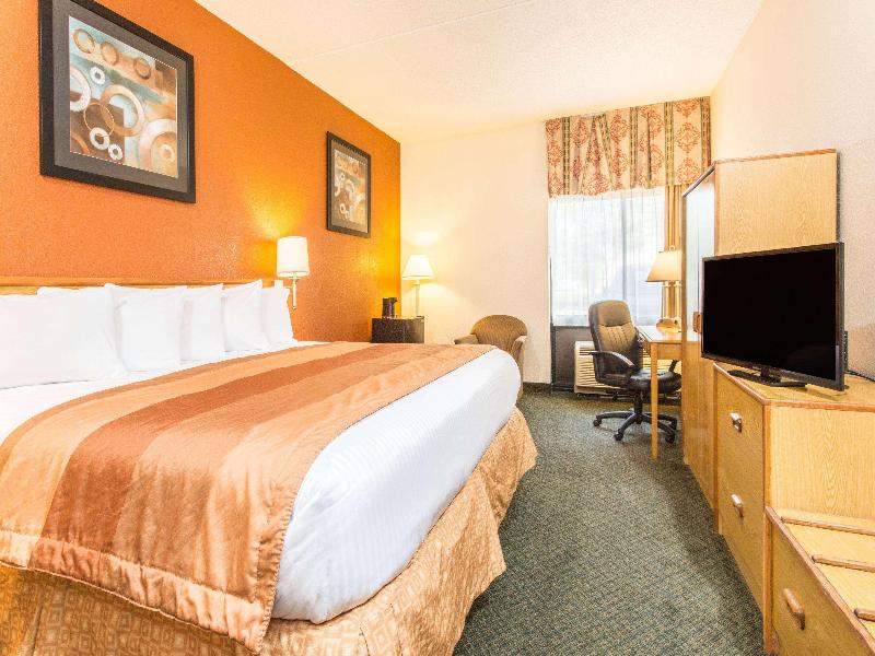 Baymont by Wyndham Cincinnati image