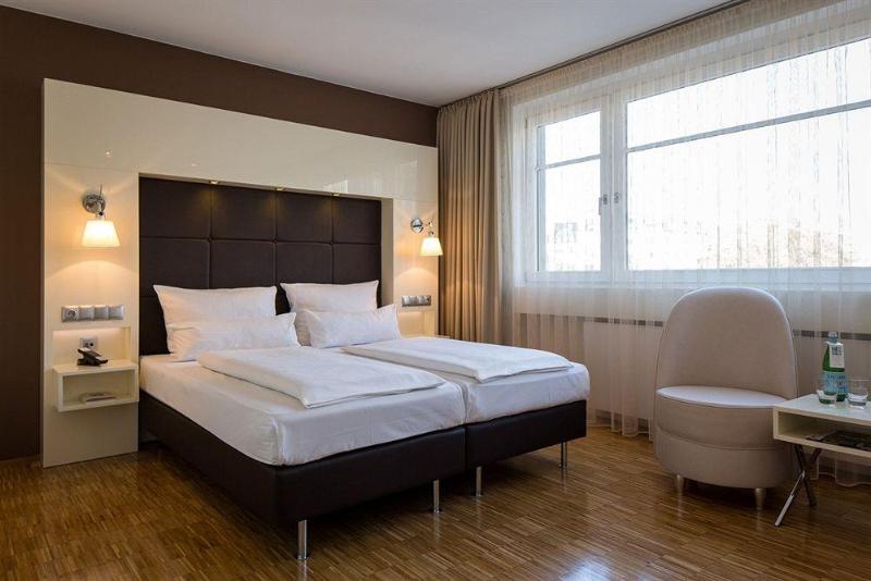 Hotel Santo Cologne image