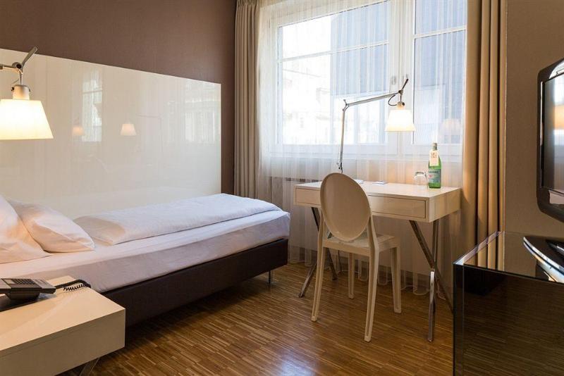 Hotel Santo Cologne image