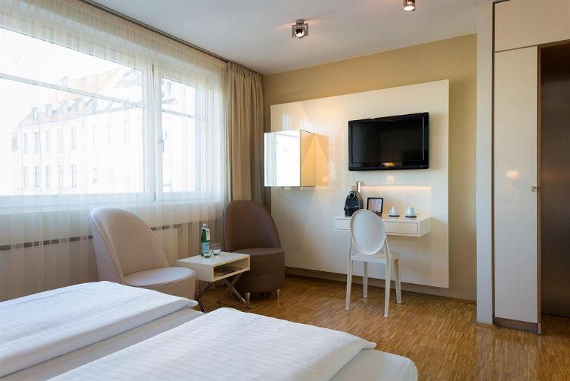 Hotel Santo Cologne image