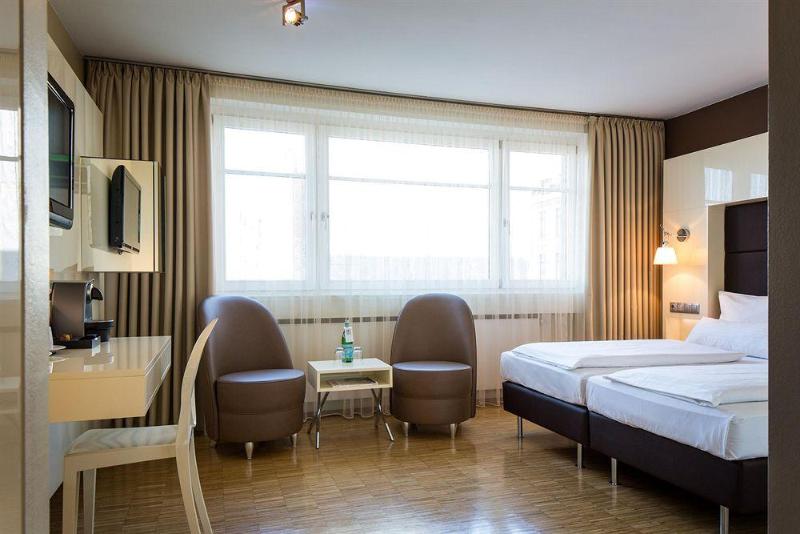 Hotel Santo Cologne image