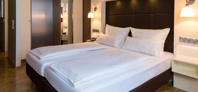 Hotel Santo Cologne image