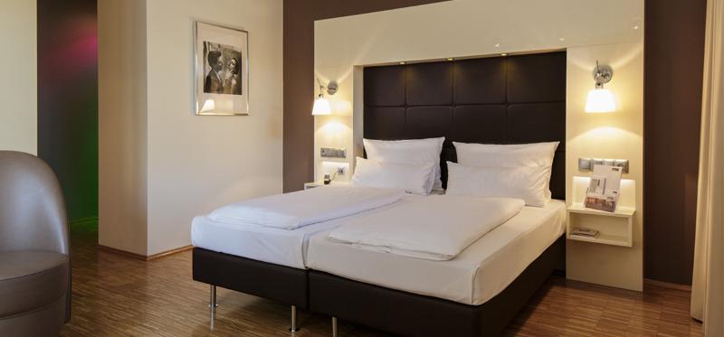 Hotel Santo Cologne image