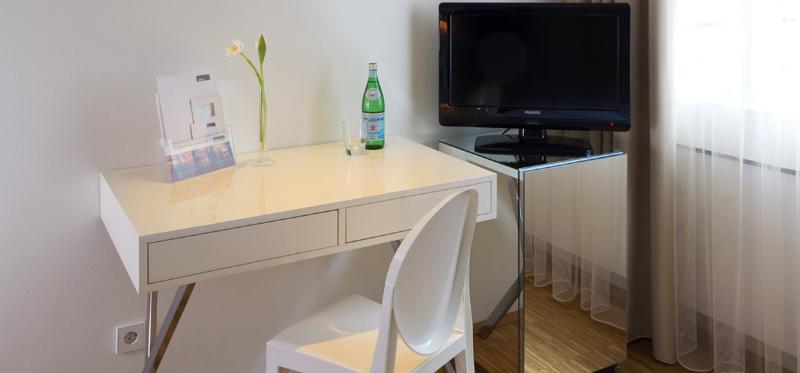 Hotel Santo Cologne image