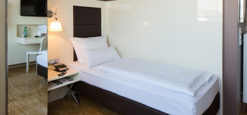 Hotel Santo Cologne image