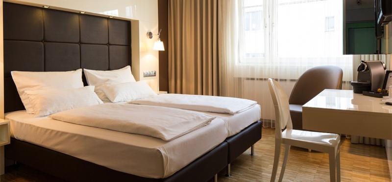 Hotel Santo Cologne image