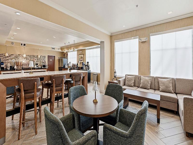 Best Western Plus Hannaford Inn & Suites image