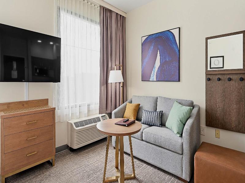Best Western Plus Hannaford Inn & Suites image