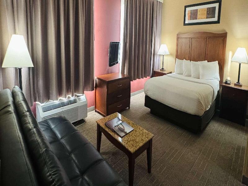 Best Western Plus Hannaford Inn & Suites image