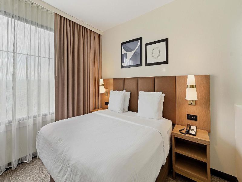 Best Western Plus Hannaford Inn & Suites image