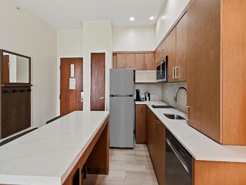 Best Western Plus Hannaford Inn & Suites image