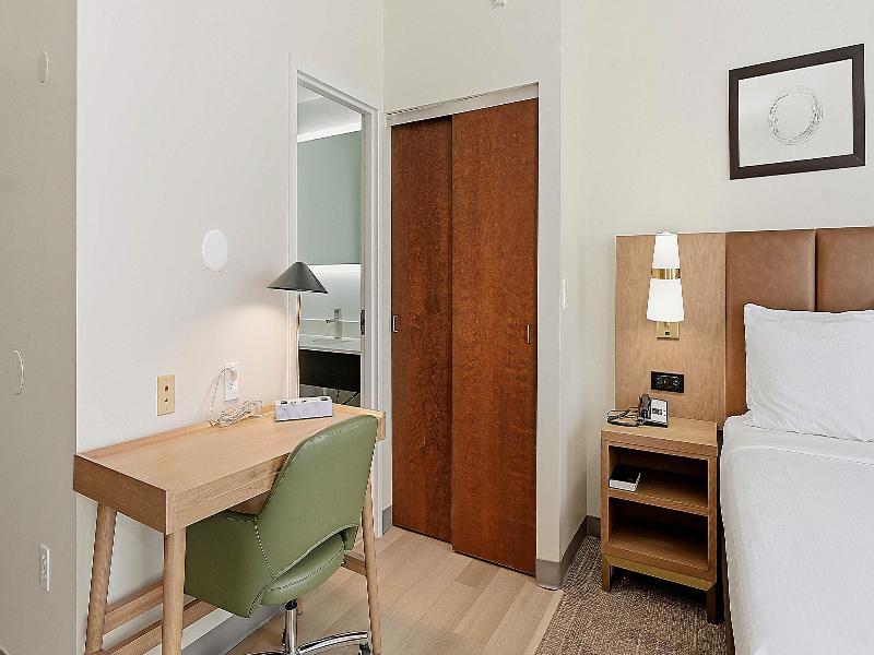 Best Western Plus Hannaford Inn & Suites image