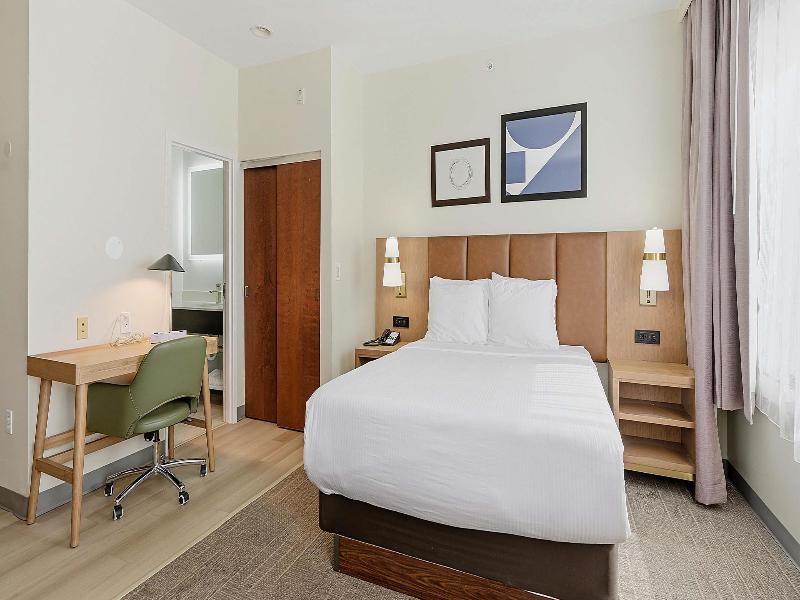 Best Western Plus Hannaford Inn & Suites image