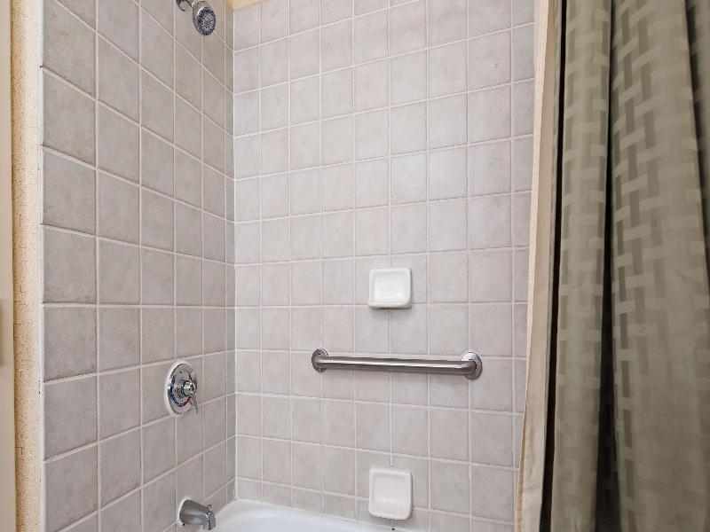 Best Western Plus Hannaford Inn & Suites image