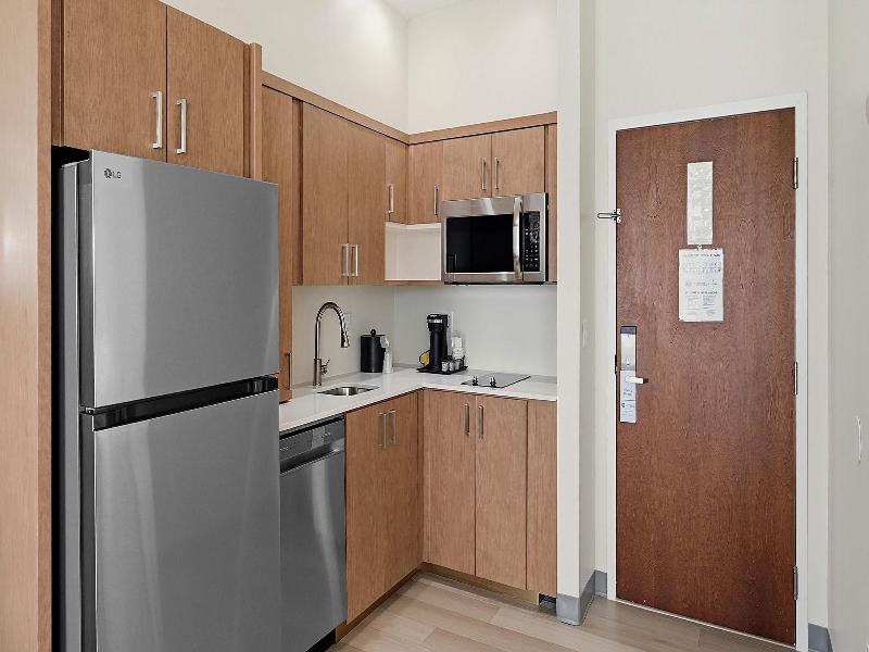Best Western Plus Hannaford Inn & Suites image