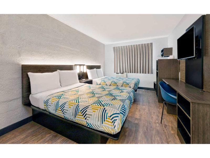 Motel 6 Cedar Rapids, IA - Airport image