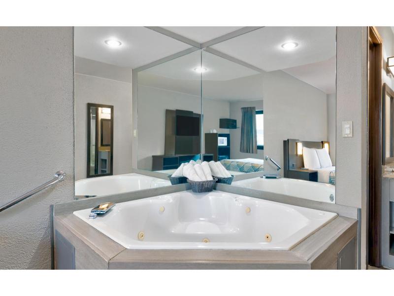 Motel 6 Cedar Rapids, IA - Airport image