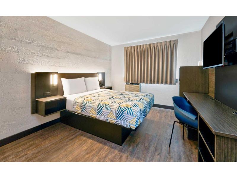 Motel 6 Cedar Rapids, IA - Airport image