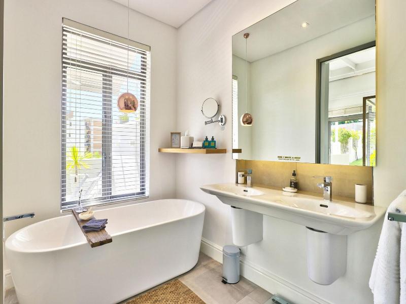 Cape Diem Lodge image