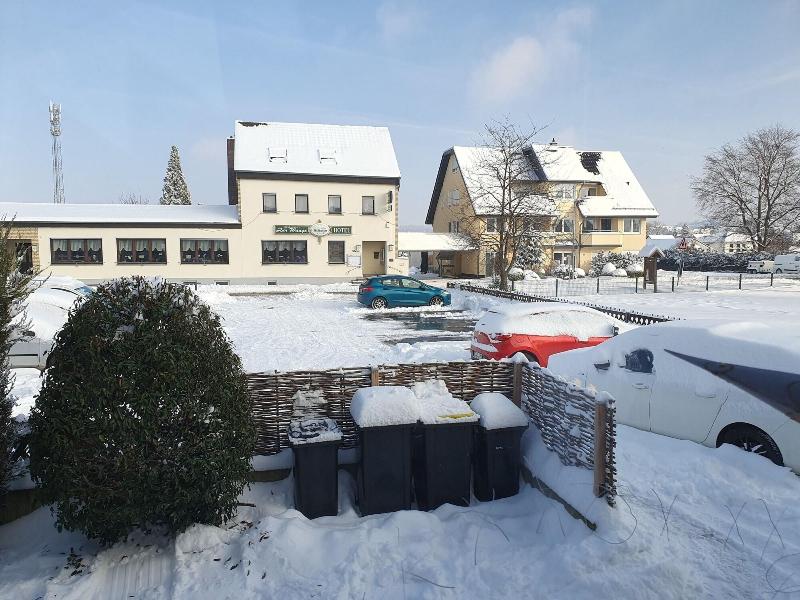 Zur Waage image