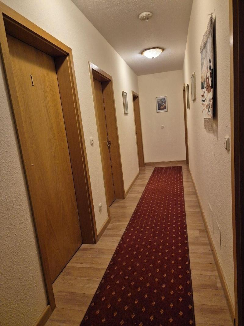 Zur Waage image