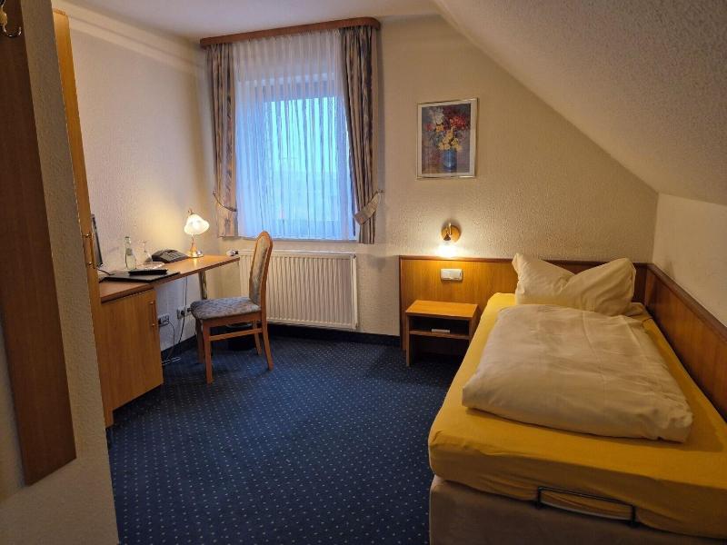 Zur Waage image