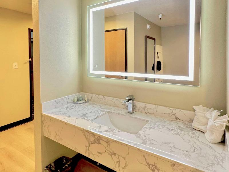 Quality Inn & Suites Willows image