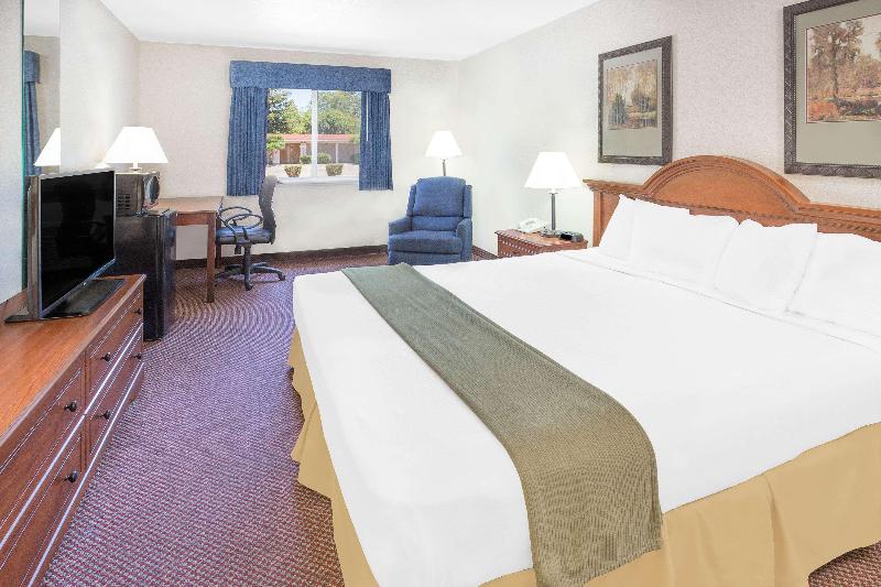 Quality Inn & Suites Willows image