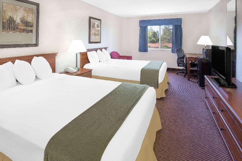 Quality Inn & Suites Willows image