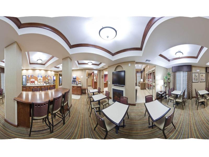 Holiday Inn Express Willows image