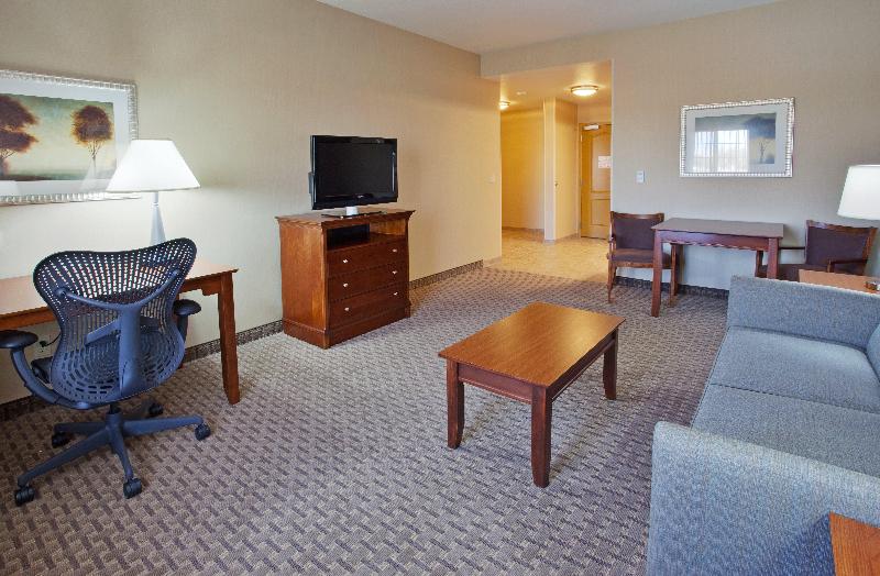 Holiday Inn Express Willows photo 8