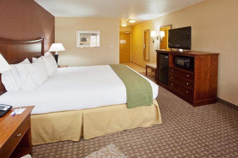 Holiday Inn Express Willows image