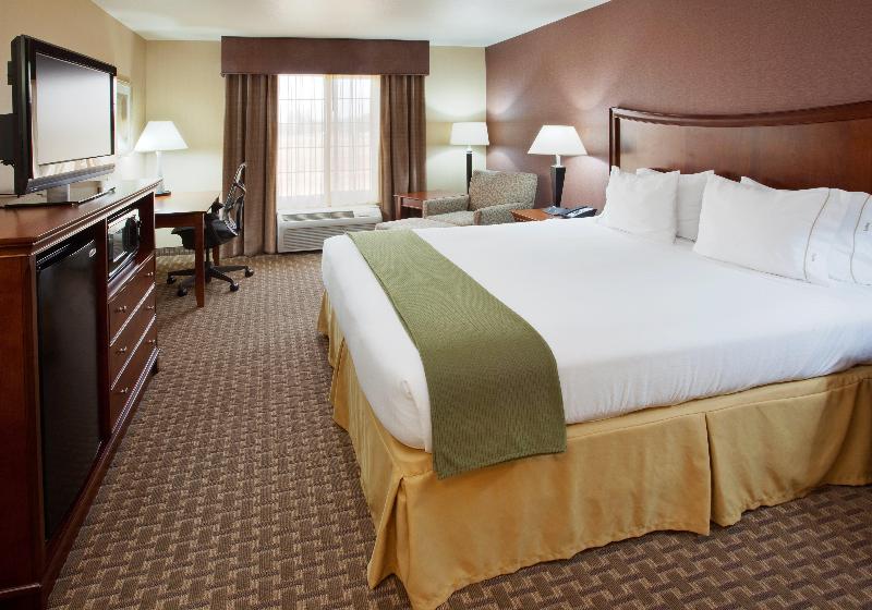Holiday Inn Express Willows image