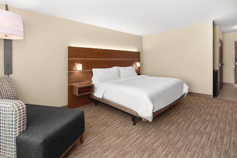 Holiday Inn Express Willows image