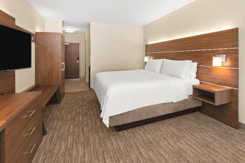 Holiday Inn Express Willows image
