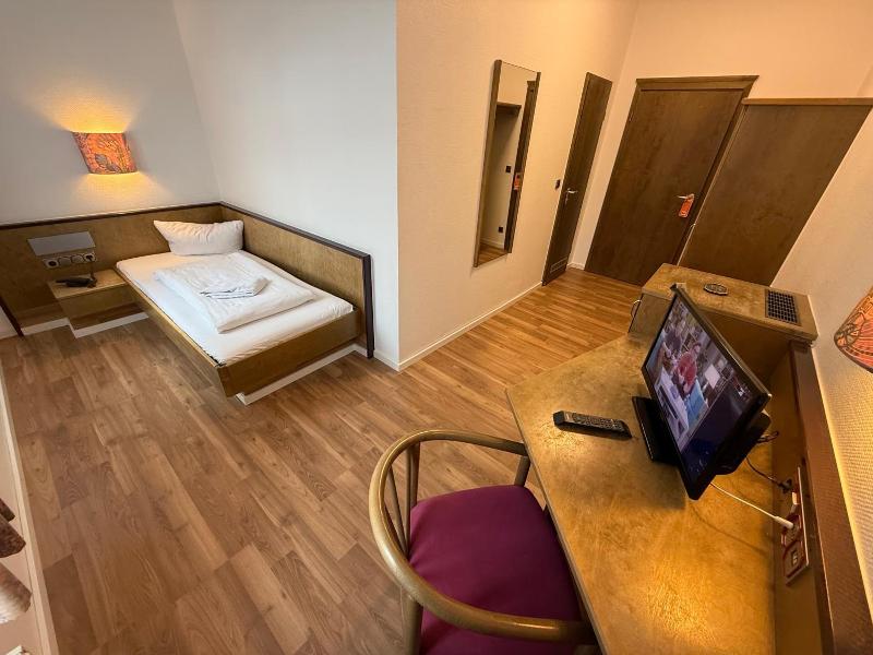 Hotel Merkur image