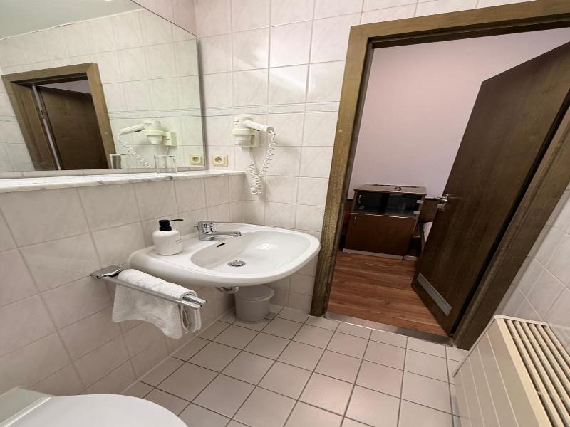 Hotel Merkur image