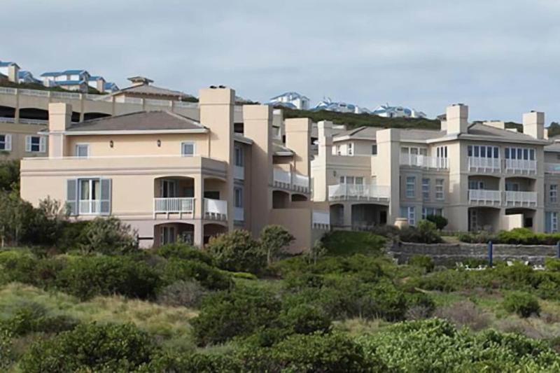 Pinnacle Point Beach & Golf Resort — general view