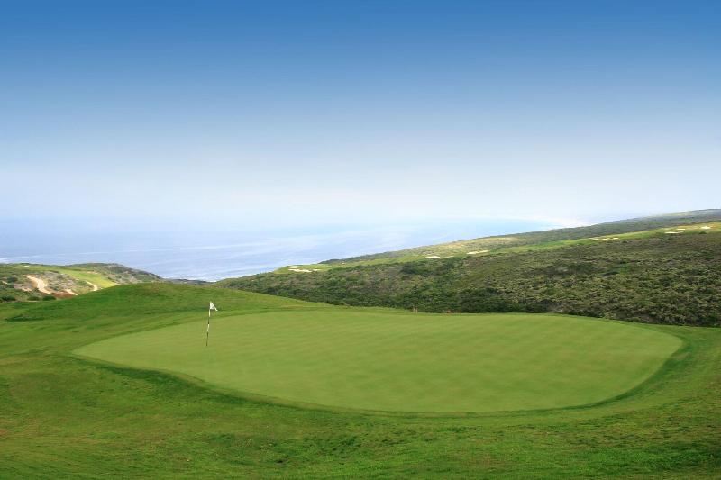 Pinnacle Point Beach & Golf Resort