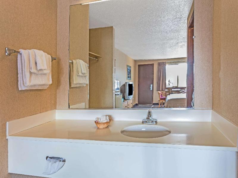 Travelodge by Wyndham Pioneer Villa image 6