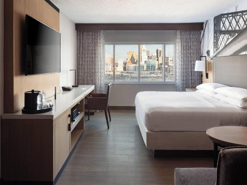 Cincinnati Marriott at RiverCenter image