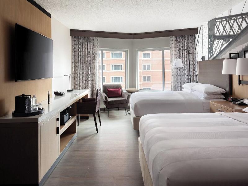 Cincinnati Marriott at RiverCenter image