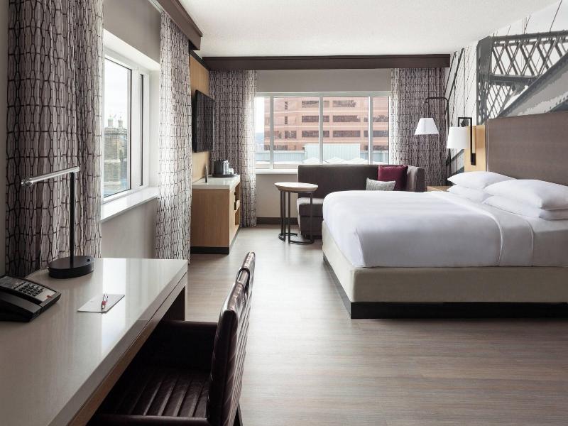 Cincinnati Marriott at RiverCenter image
