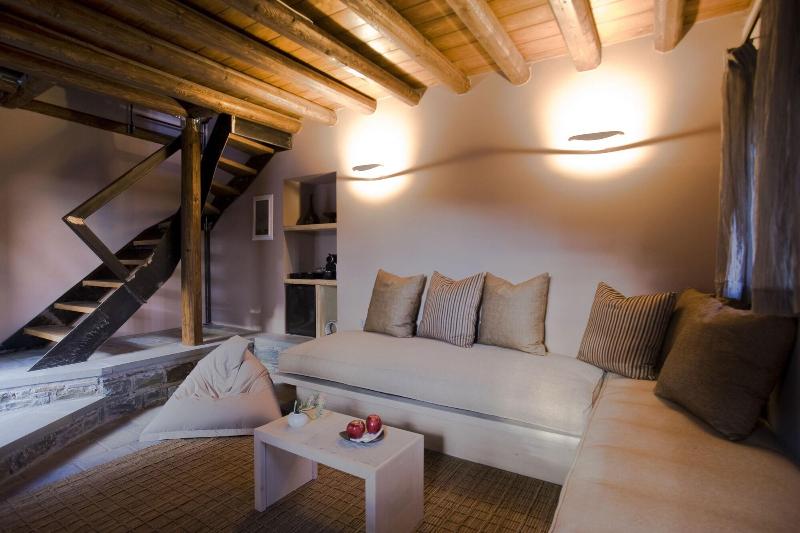 Kipi Suites image