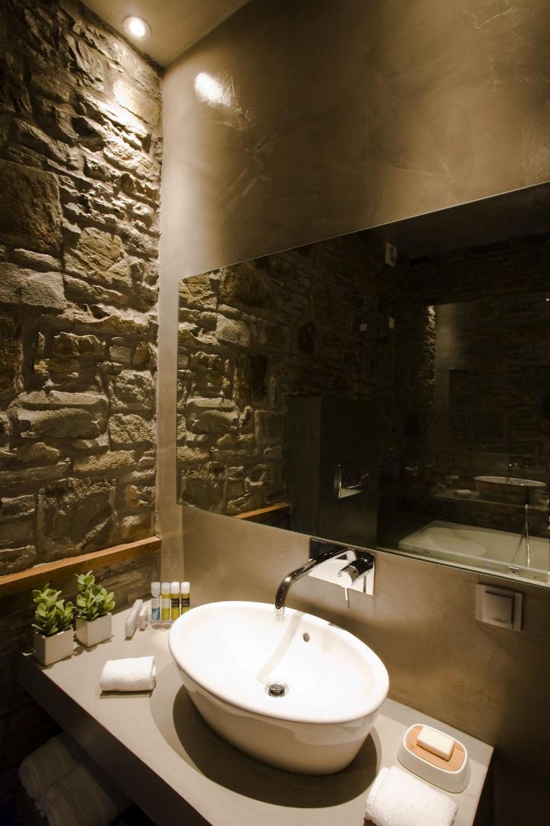 Kipi Suites image
