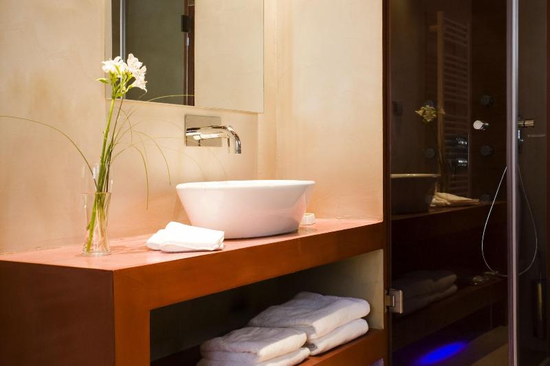 Kipi Suites image