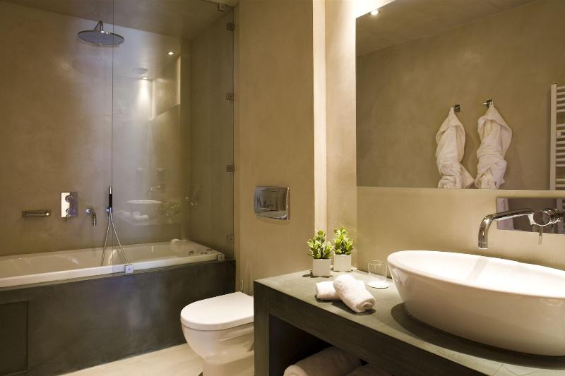Kipi Suites image